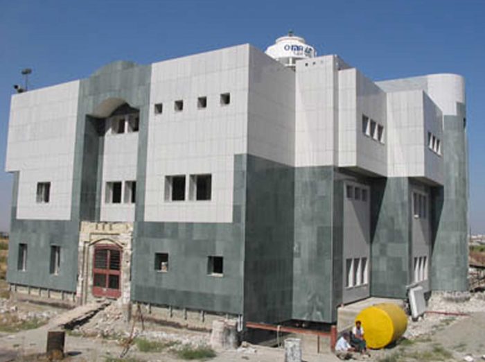 ساختمان مرکز تحقیقات بذرونهال