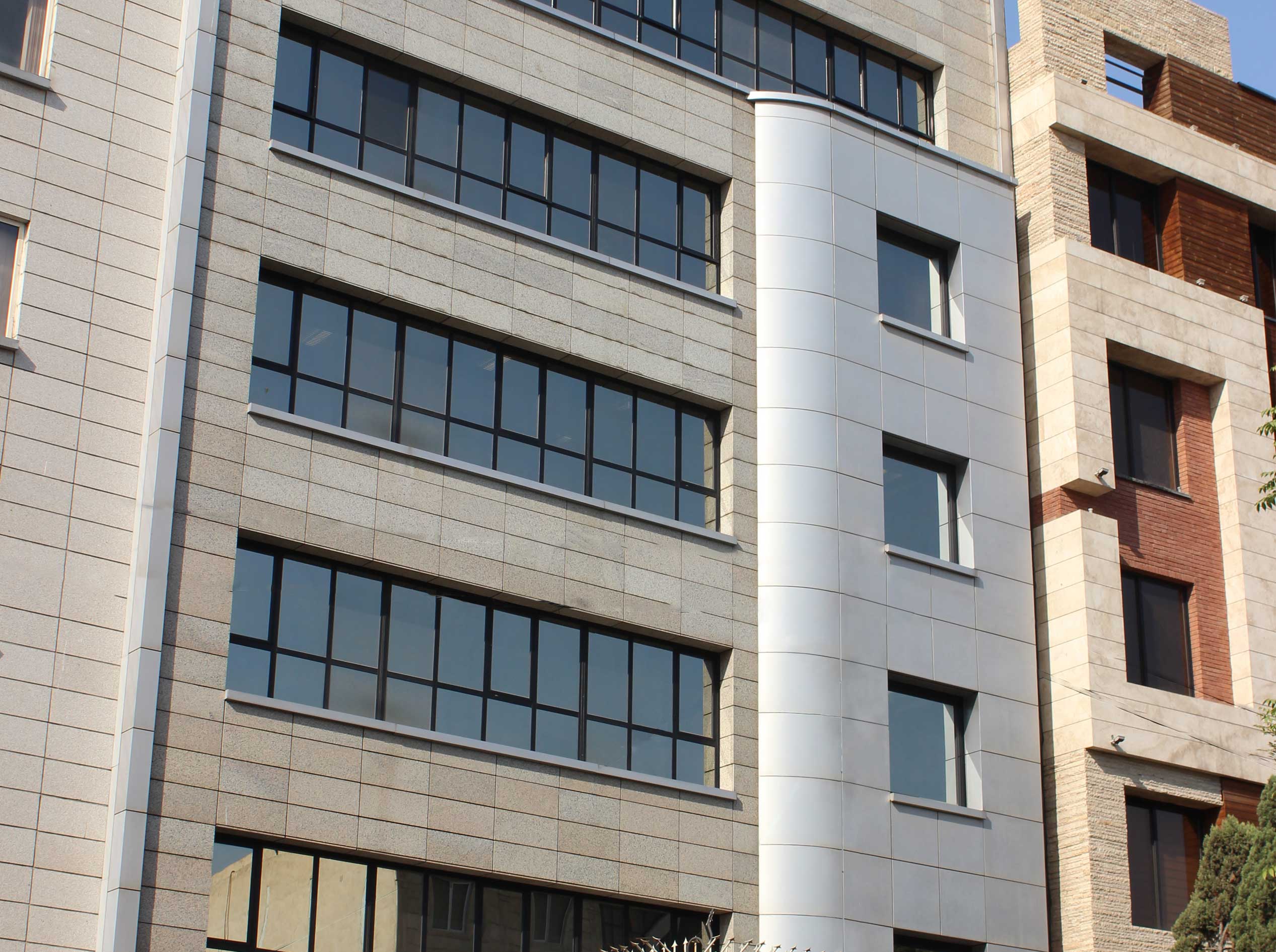 ساختمان مرکزی شرکت مازی نور