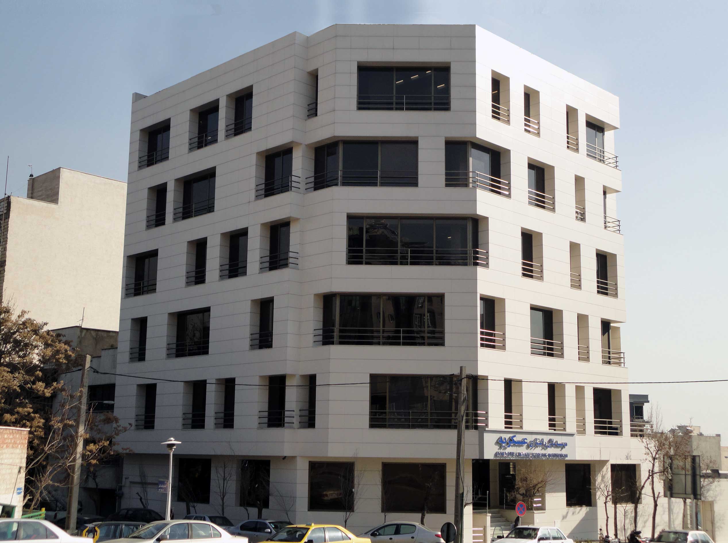 ساختمان اداری خیابان شیراز جنوبی