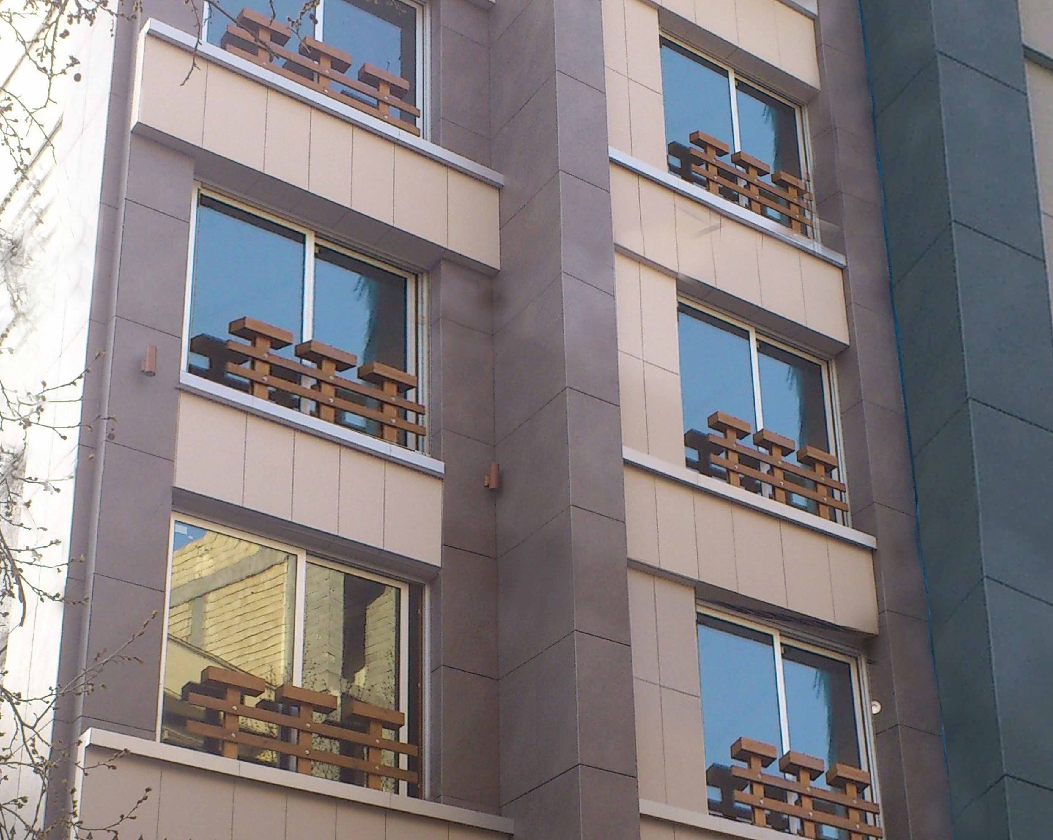 ساختمان مسکونی زعفرانیه تهران